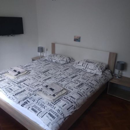 Apartments Villa Anton Πόρετς Εξωτερικό φωτογραφία