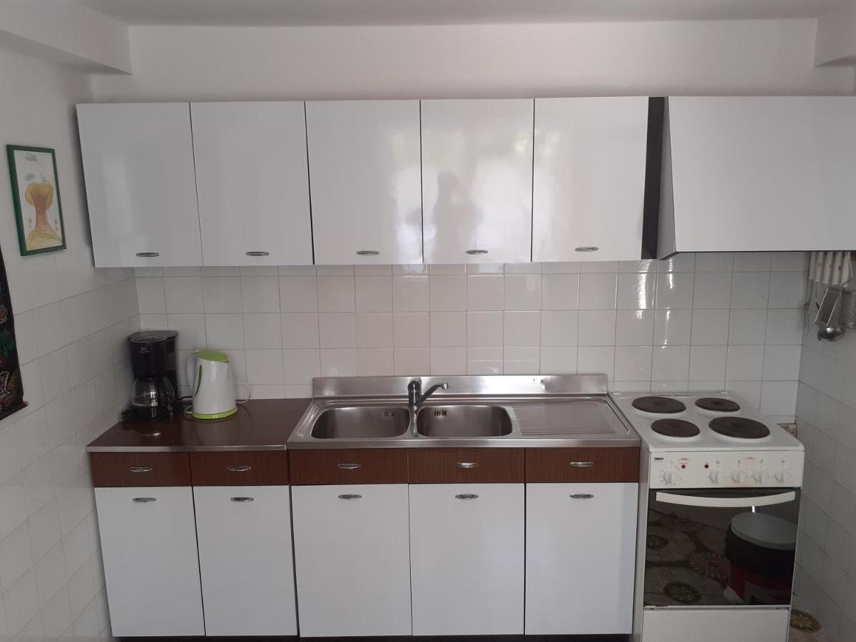 Apartments Villa Anton Πόρετς Εξωτερικό φωτογραφία