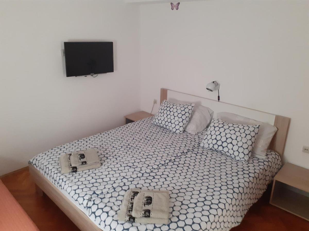 Apartments Villa Anton Πόρετς Εξωτερικό φωτογραφία